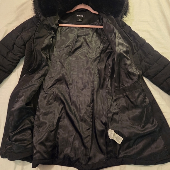 DKNY Women's Black Quilted Coat with Faux Fur Trim Hood Size Large - Picture 10 of 12